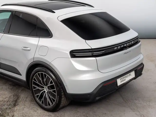 Porsche Macan view 9