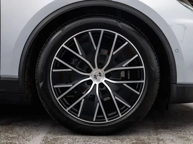 Porsche Macan view 5