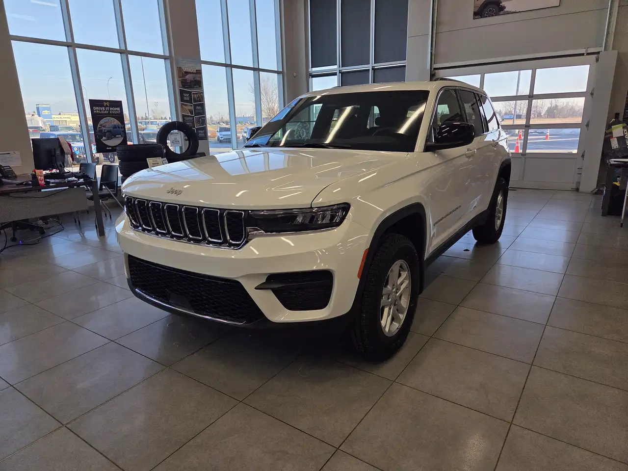 Jeep Grand Cherokee снимка Jeep Grand Cherokee