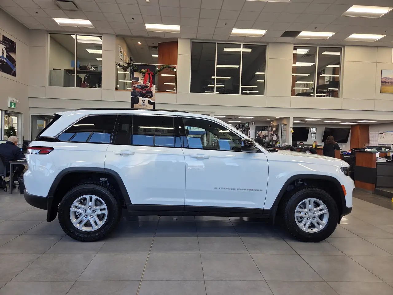 Jeep Grand Cherokee снимка Jeep Grand Cherokee