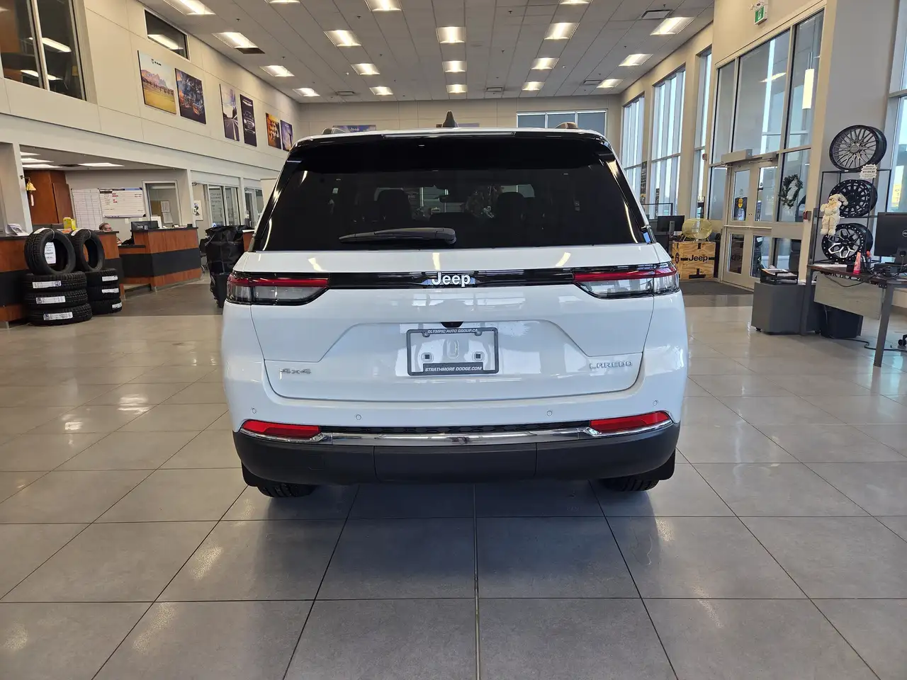 Jeep Grand Cherokee снимка Jeep Grand Cherokee