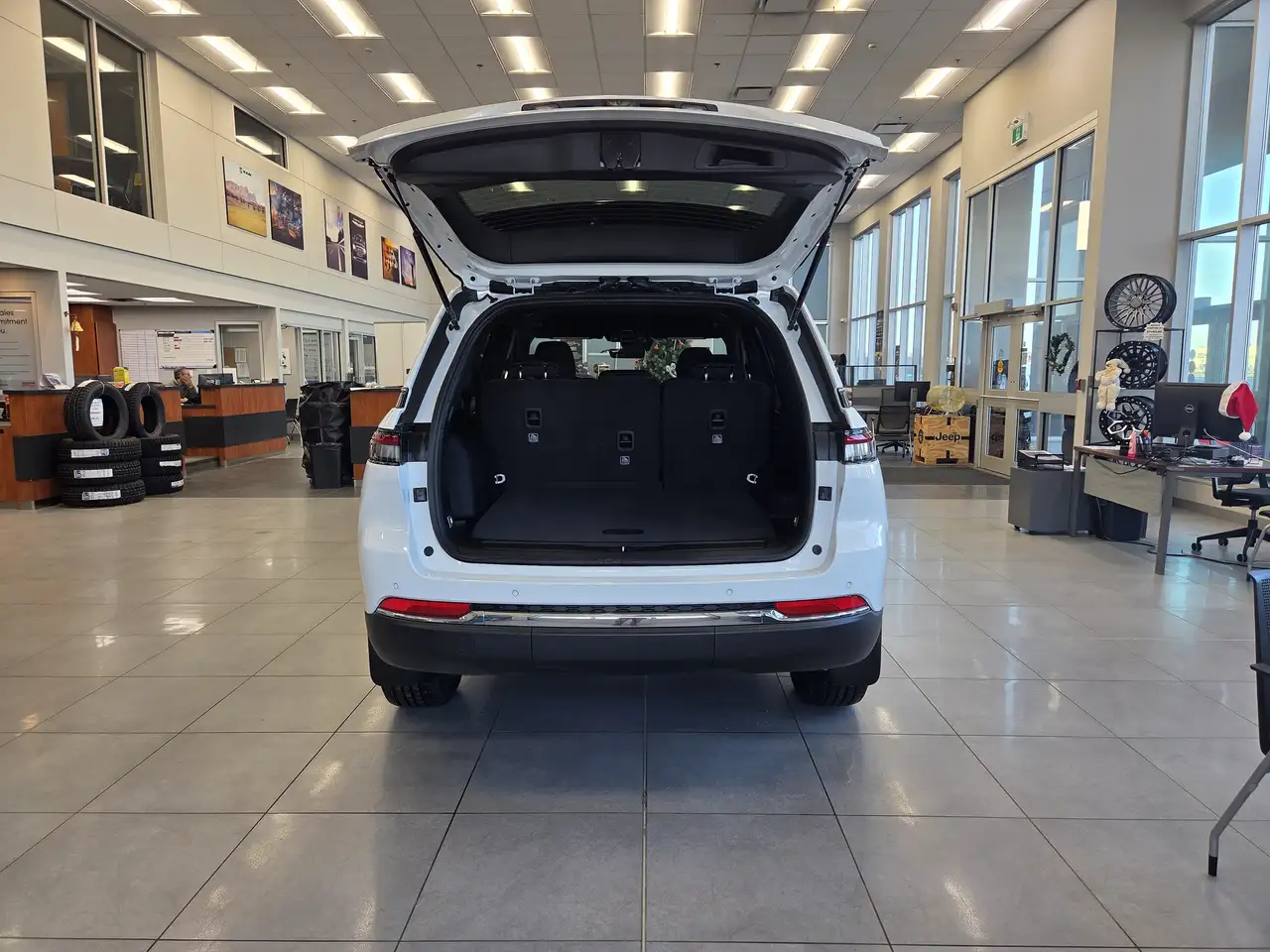 Jeep Grand Cherokee снимка Jeep Grand Cherokee