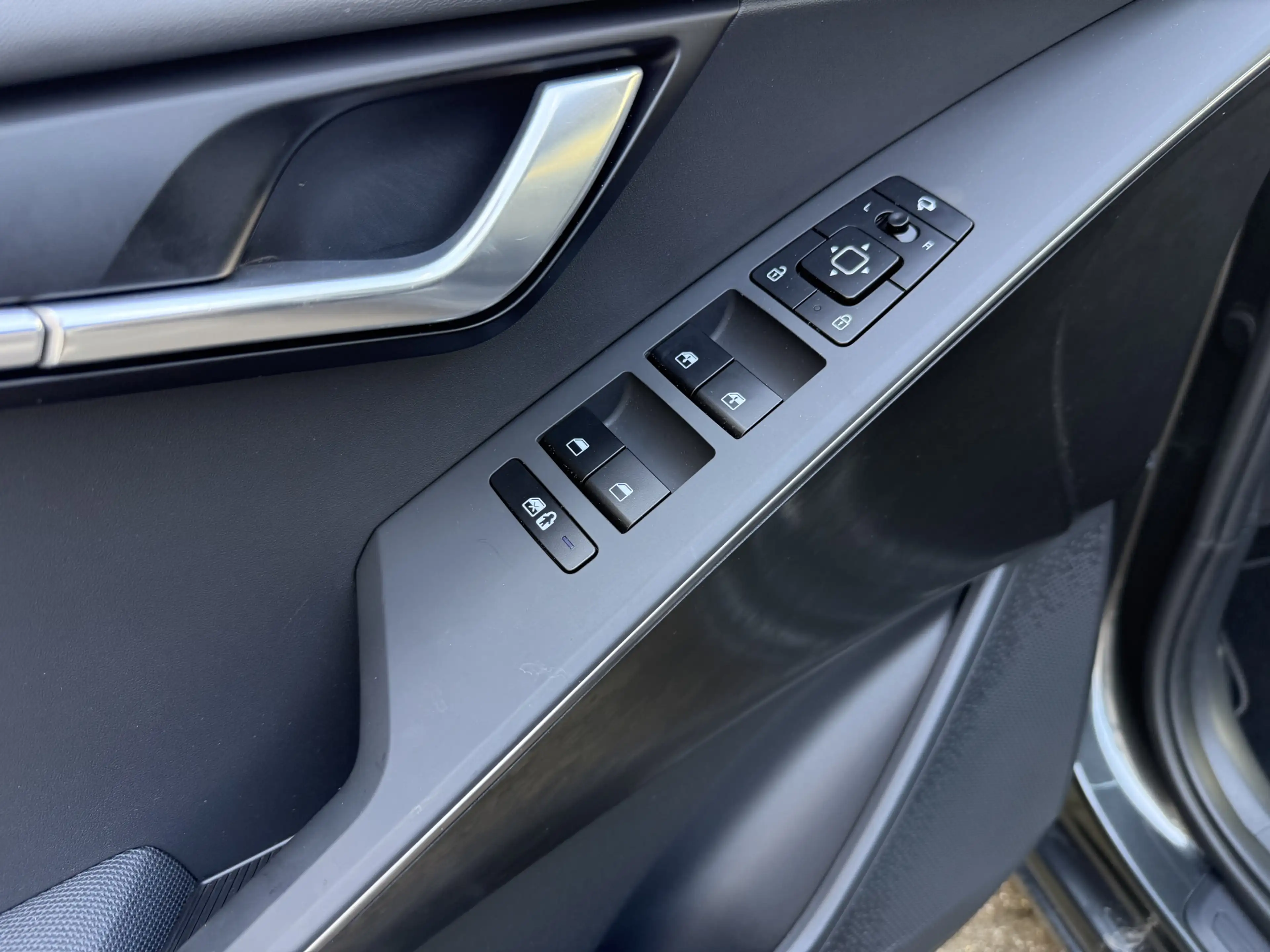 Kia Niro 1.6 GDi Hybrid DynamicLine Navi Camera Ad.Cruise E — photo 28