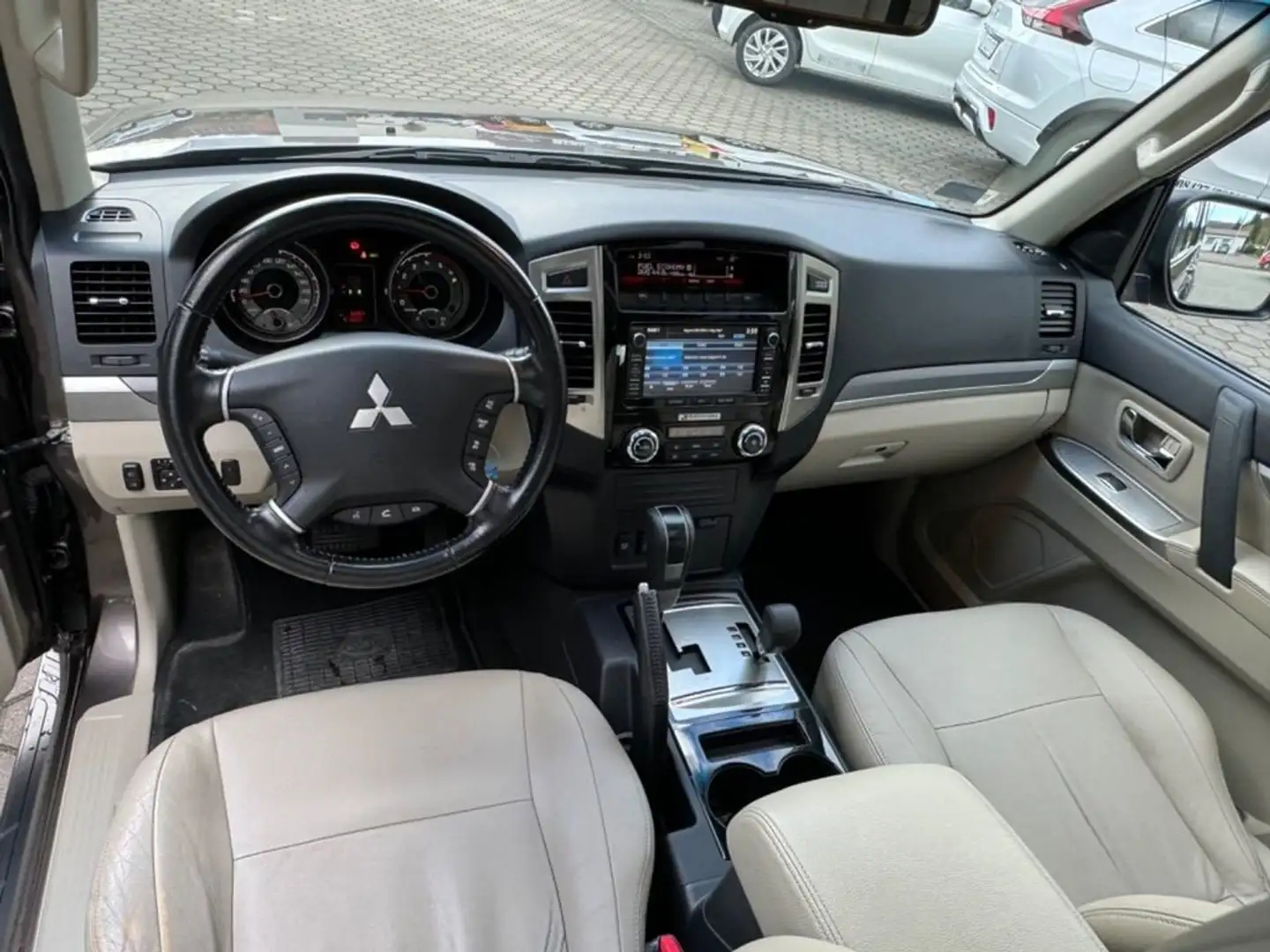 Mitsubishi Pajero 3.2 DI-D 16V aut. 5p. Marrone - 1