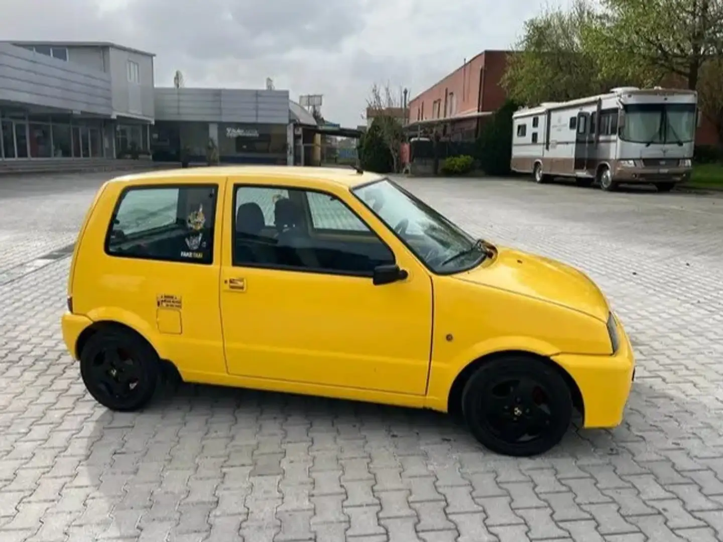 Fiat Cinquecento 1.1 Sporting žuta - 2