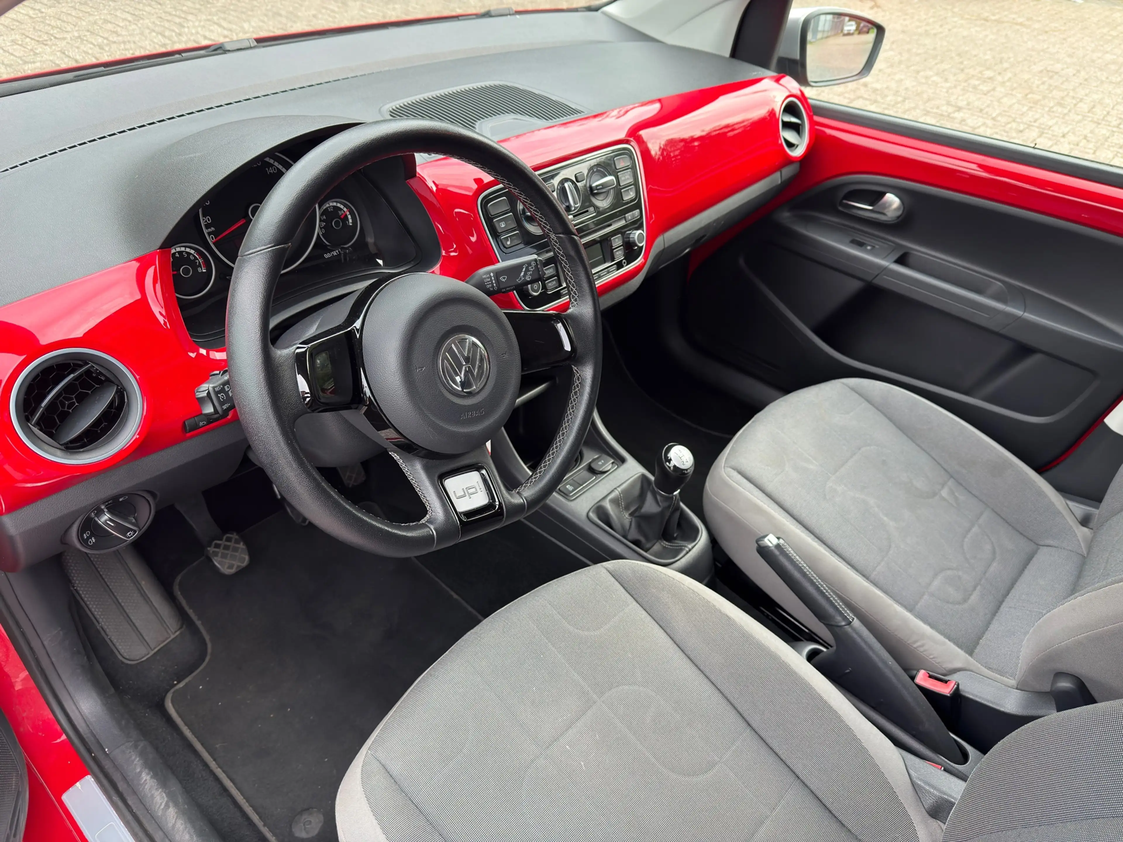 Volkswagen up! 1.0 cross up! BlueMotion l Cruise l Airco l Stoelv — photo 11