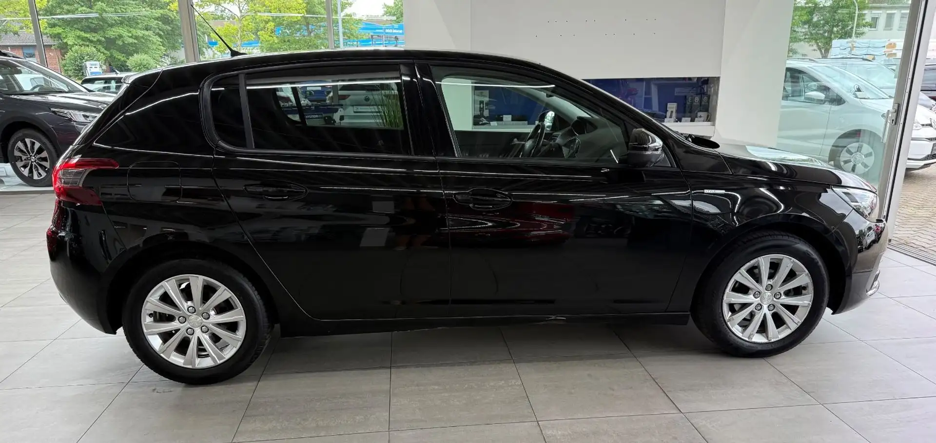 Peugeot 308 *Style*Navi*Tempo*Alu*Bluetooth*Kamera* Schwarz - 2
