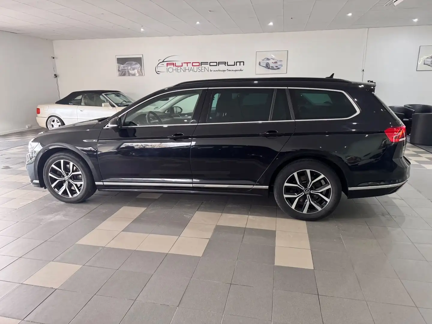 Volkswagen Passat Variant 2,0 Tdi DSG R-Line Zwart - 2