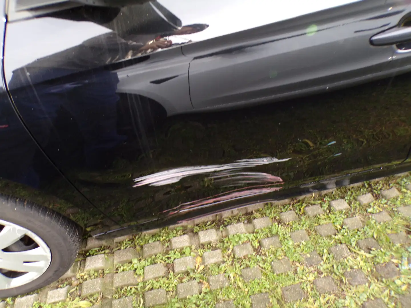 Opel Corsa Elegance Schwarz - 2