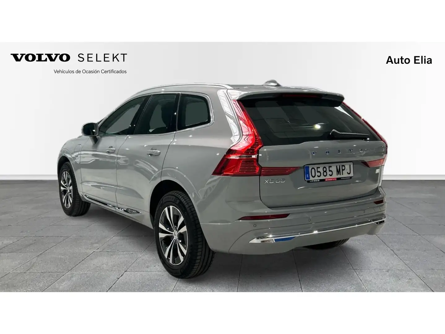 Volvo XC60 T6 Recharge Core Gris - 2
