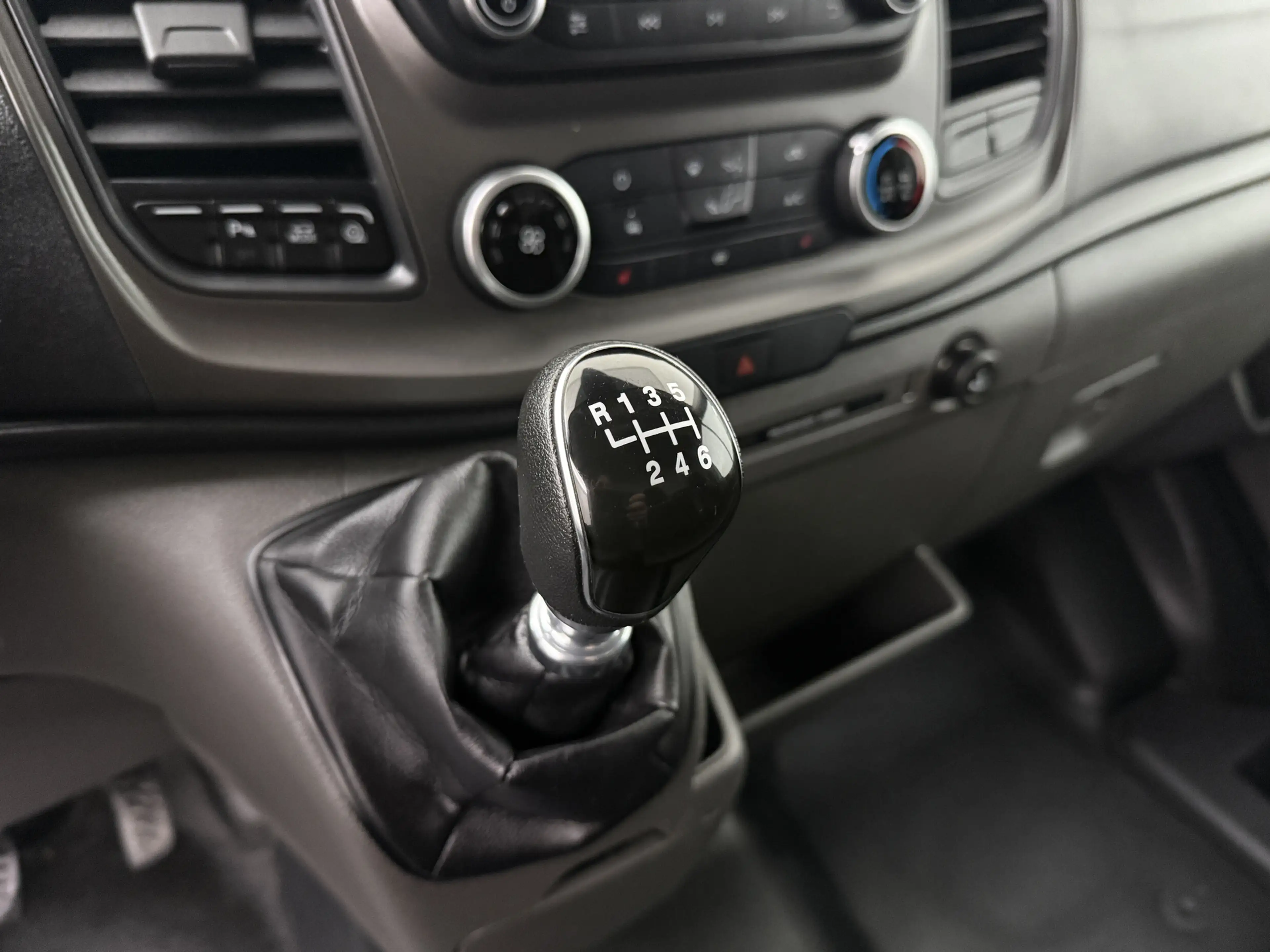 Ford Transit 2.0TDCi 130PK L3H3 | Airco | Cruise | Camera | 3-Z — photo 20