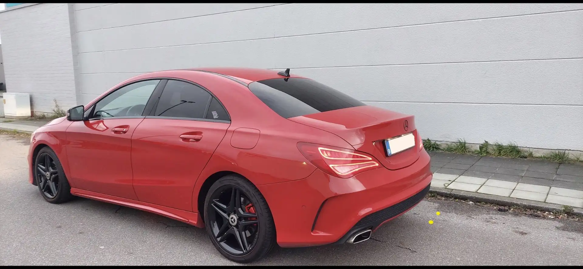 Mercedes-Benz CLA 180 Roşu - 2