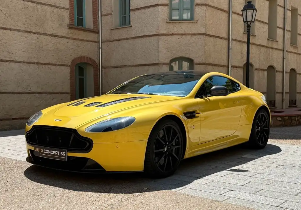 Aston Martin Vantage 2014 из Европы — купить под ключ
