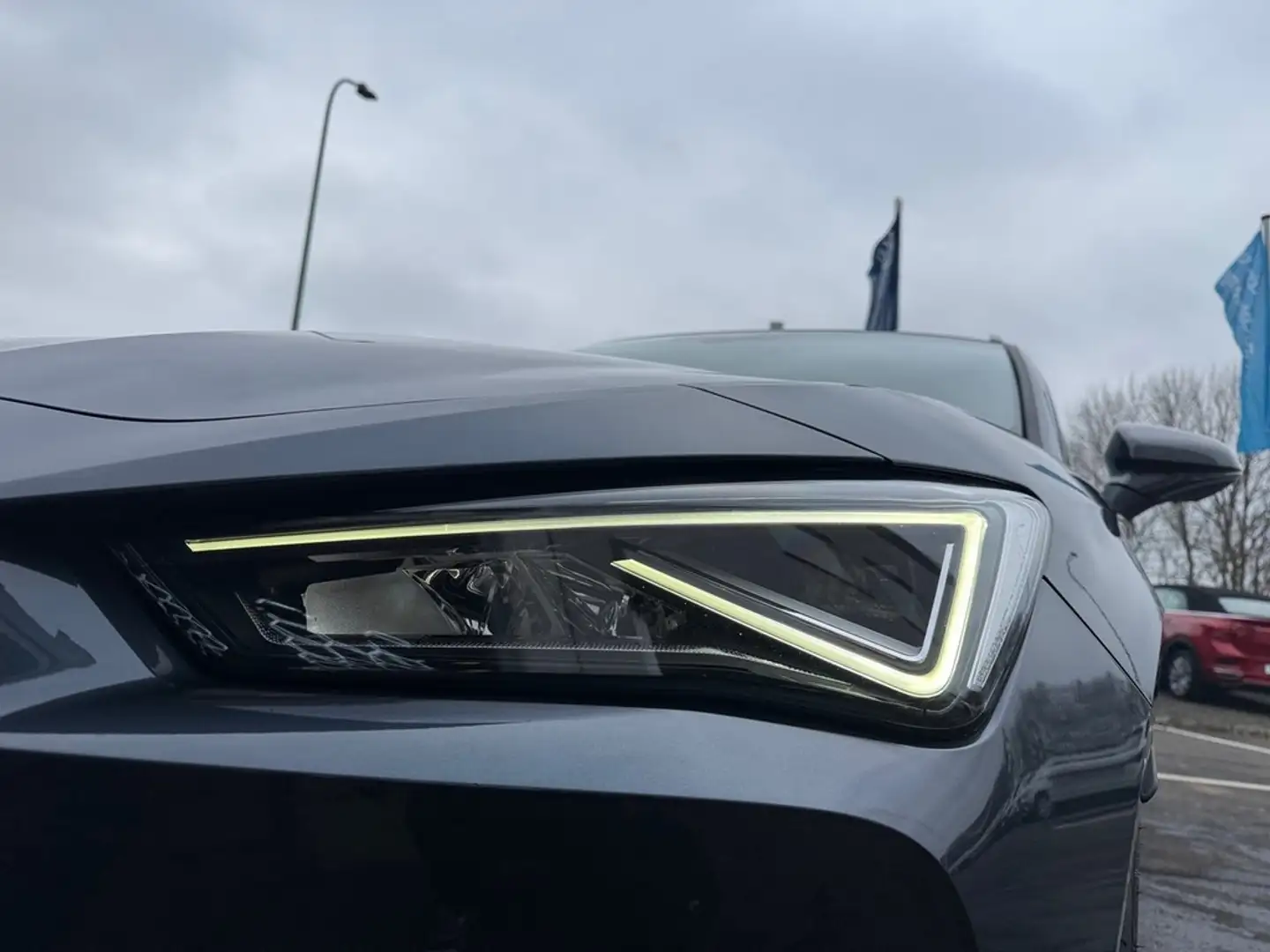 CUPRA Leon 1,4 VZ e-Hybrid Automatic AHK Grau - 2