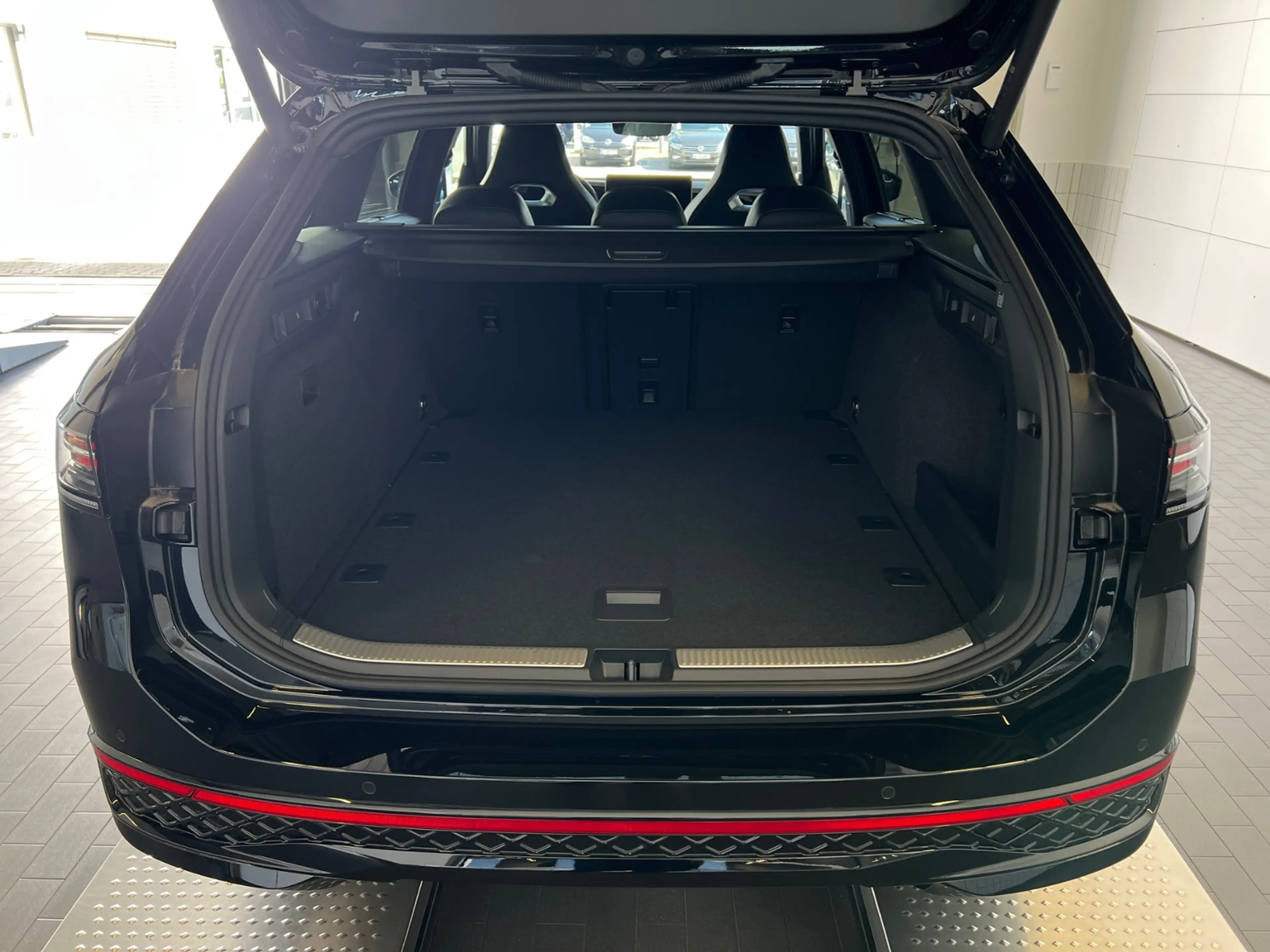 Volkswagen Passat Variant R-Line 2.0 TDI DSG 4MOTION *AHK,Black Style,Harma — photo 6