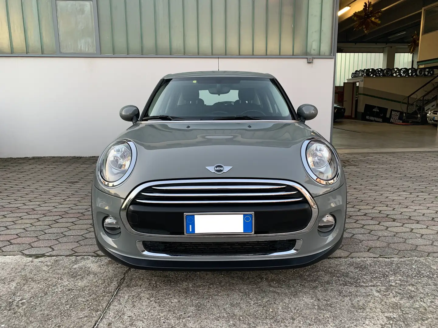 MINI One 1.2 102CV 5POSTI NEOPATENTATO Grau - 2