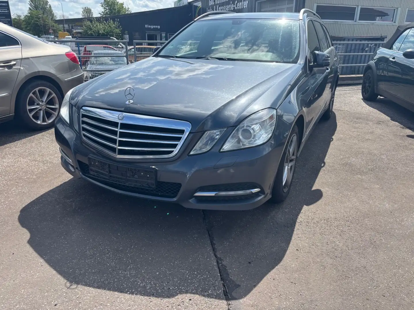 Mercedes-Benz E 220 T  CDI BlueEfficiency / Comand+Leder+AHK Grau - 2