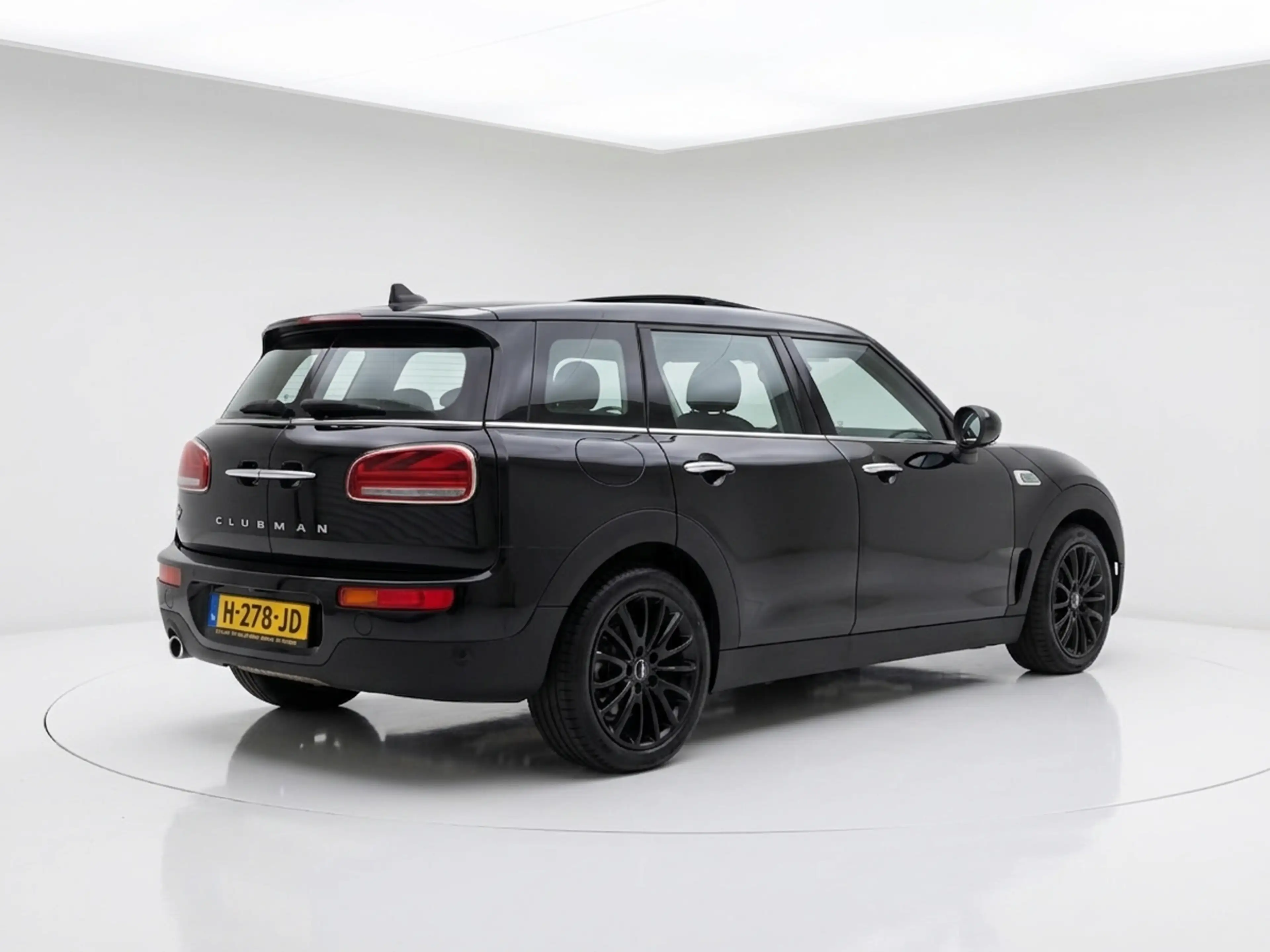 MINI Cooper Clubman 1.5 Business Edition — photo 2