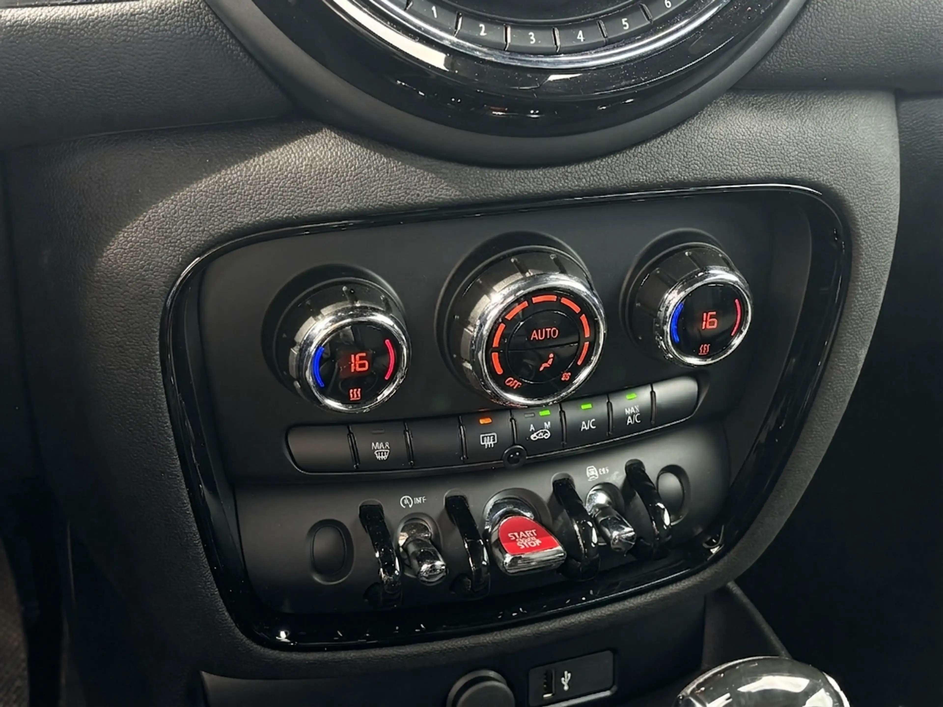 MINI Cooper Clubman 1.5 Business Edition — photo 19