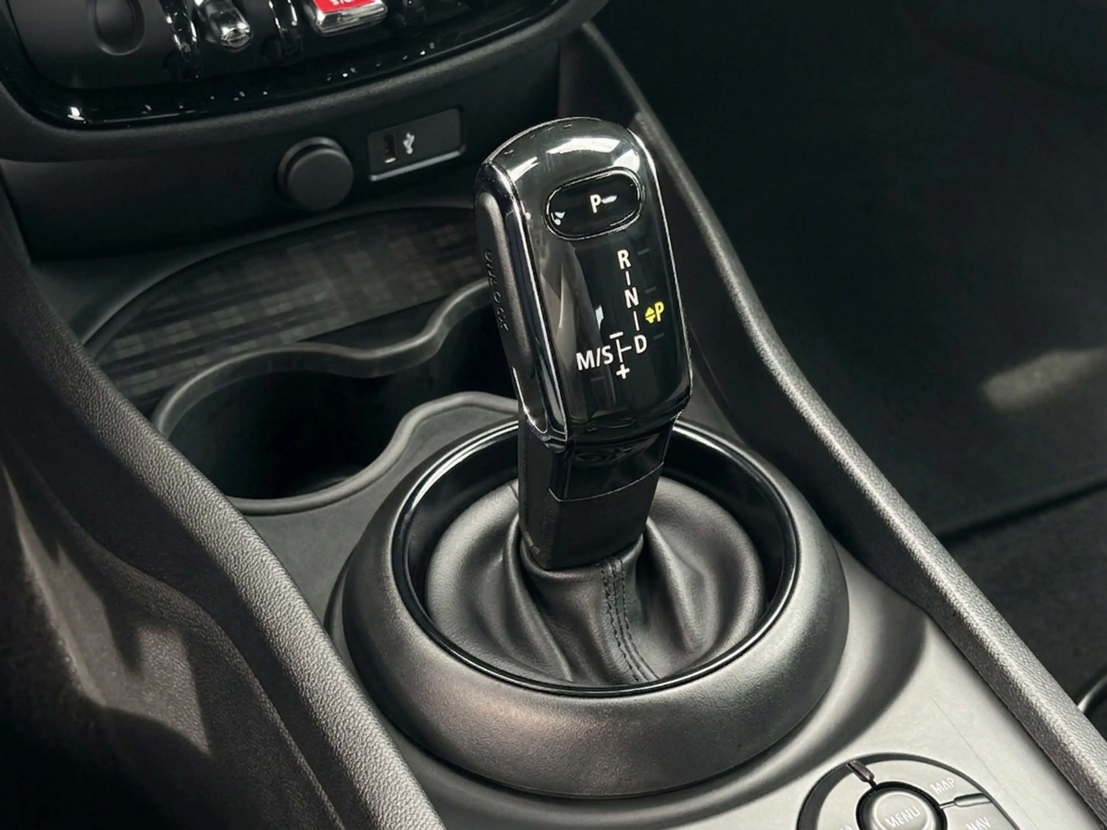 MINI Cooper Clubman 1.5 Business Edition — photo 20
