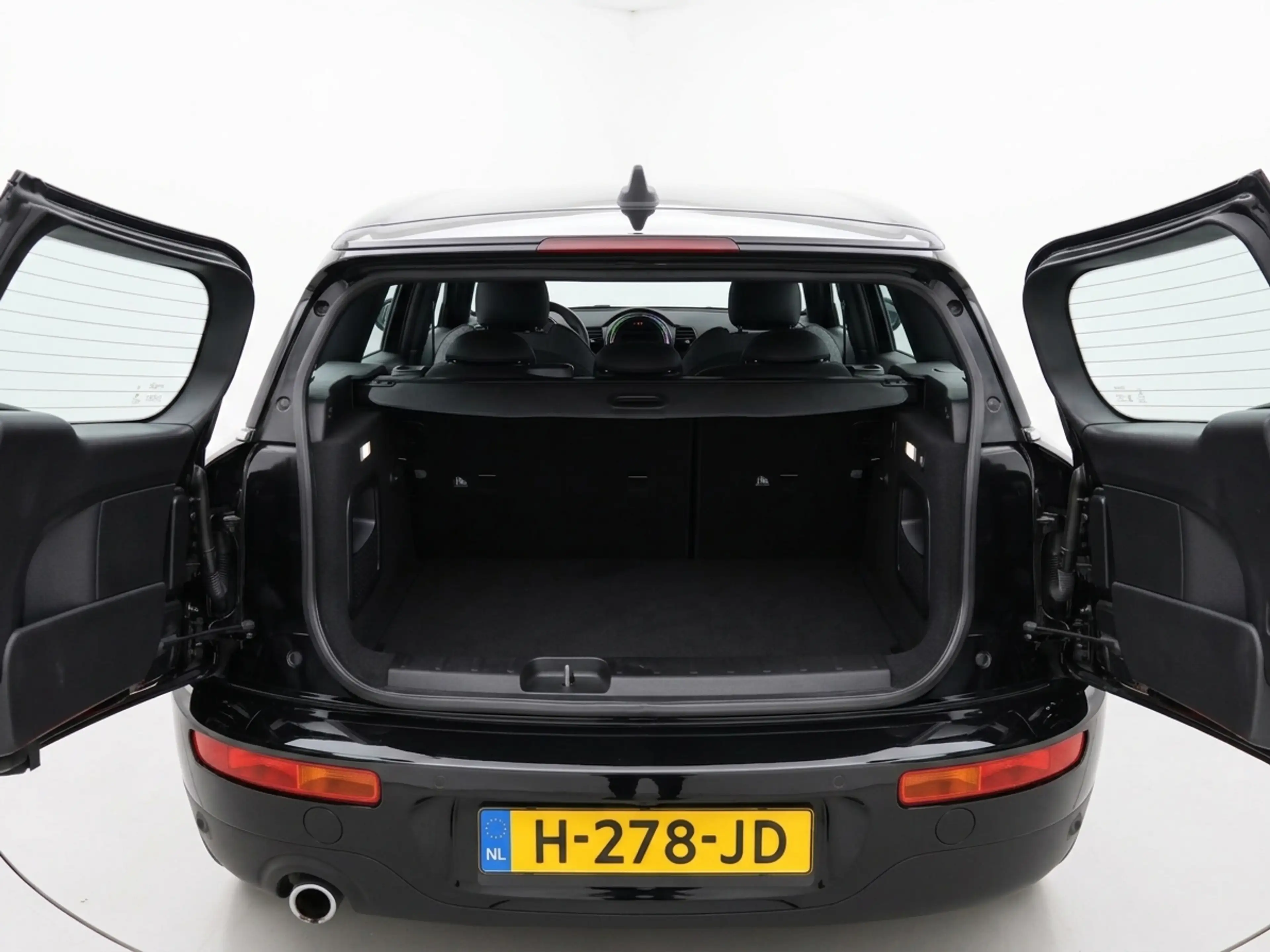 MINI Cooper Clubman 1.5 Business Edition — photo 13