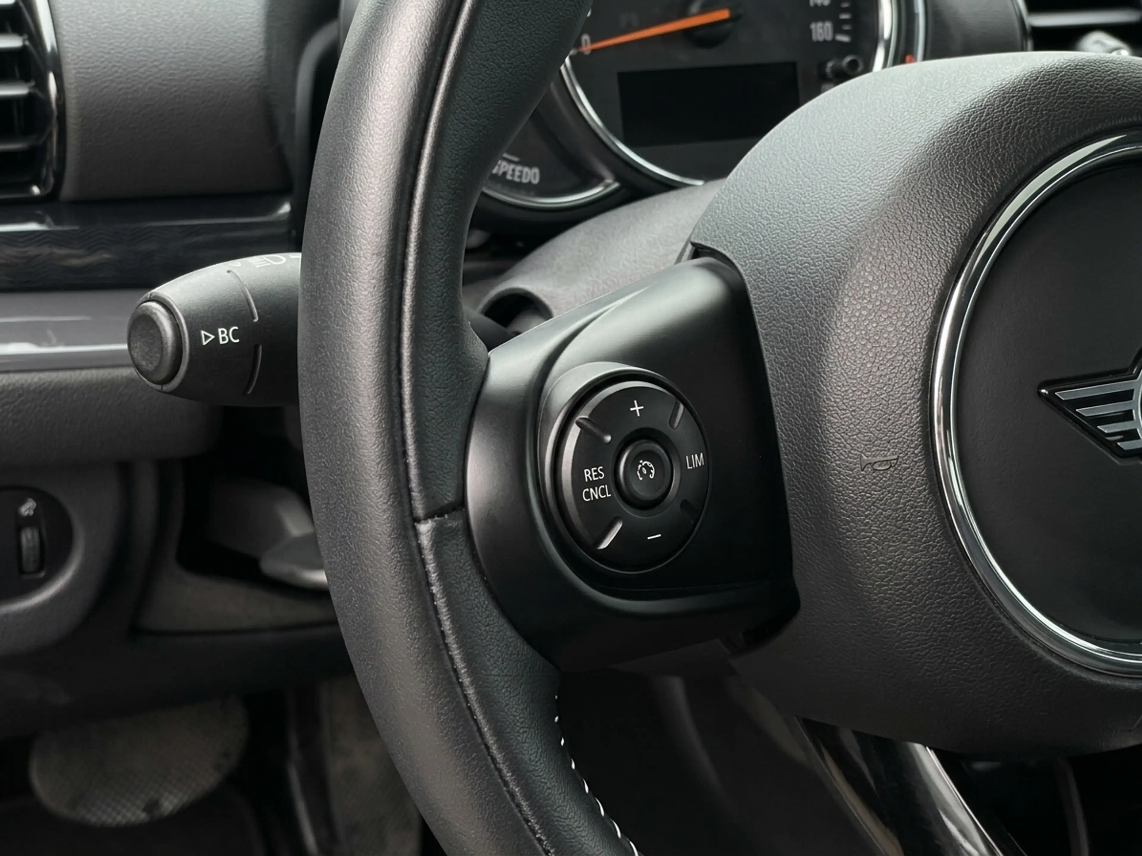 MINI Cooper Clubman 1.5 Business Edition — photo 16