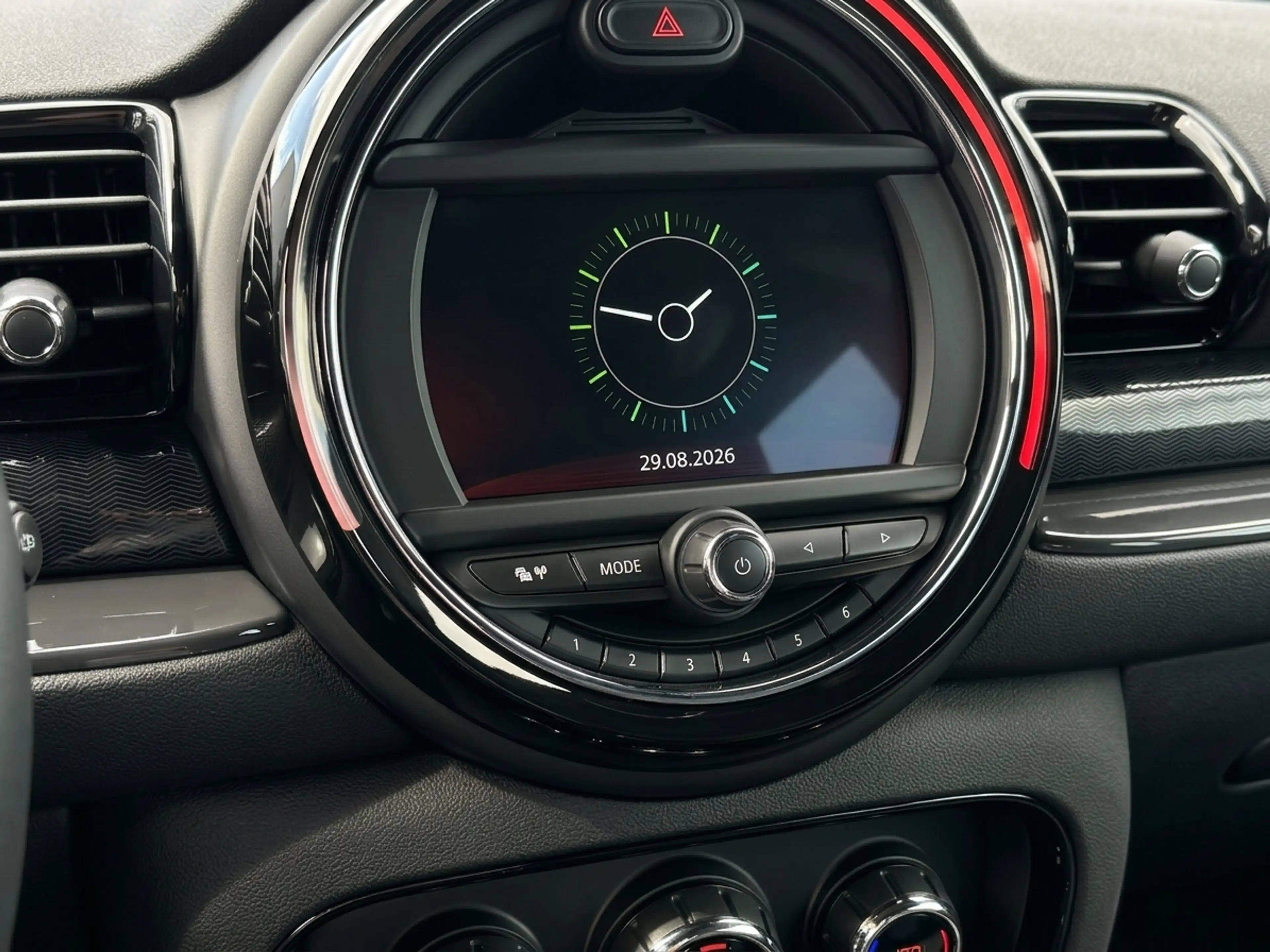 MINI Cooper Clubman 1.5 Business Edition — photo 18