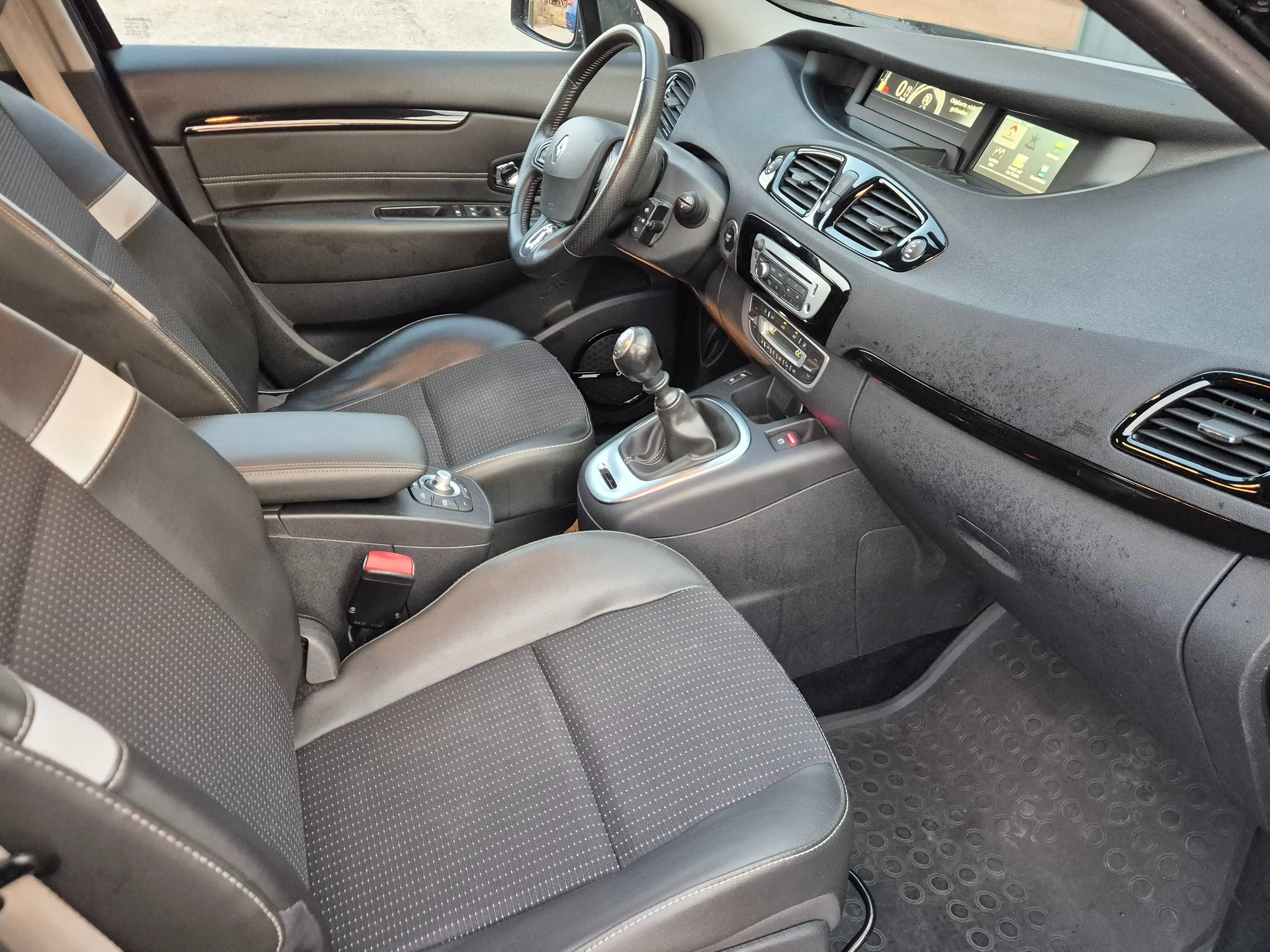Renault Grand Scenic Grand Scénic Energy dCi 110 Dynamique Dynamique — photo 11