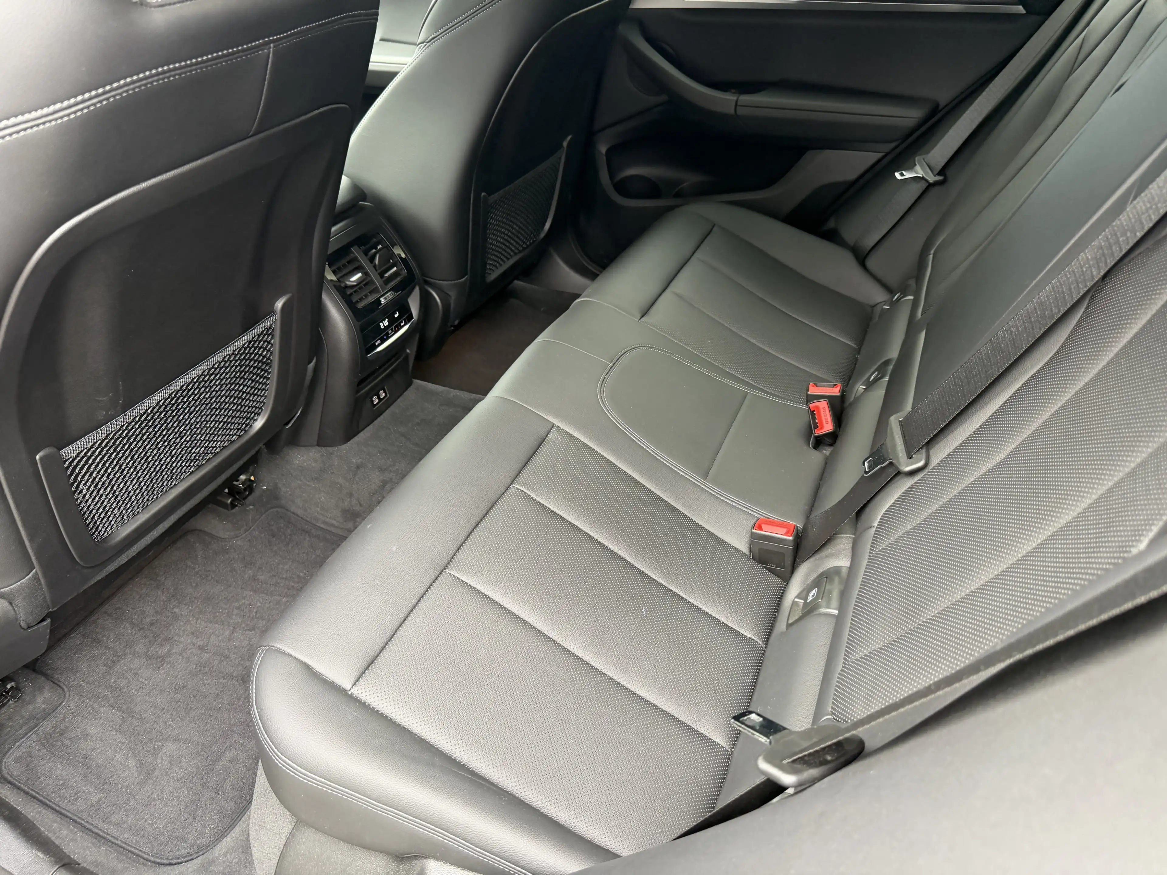 BMW X4 xDrive20d — photo 10