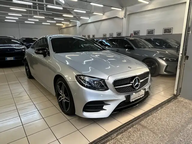 Mercedes-Benz E 220 Classe E -  Coupe Coupe d Premium Plus 4matic auto