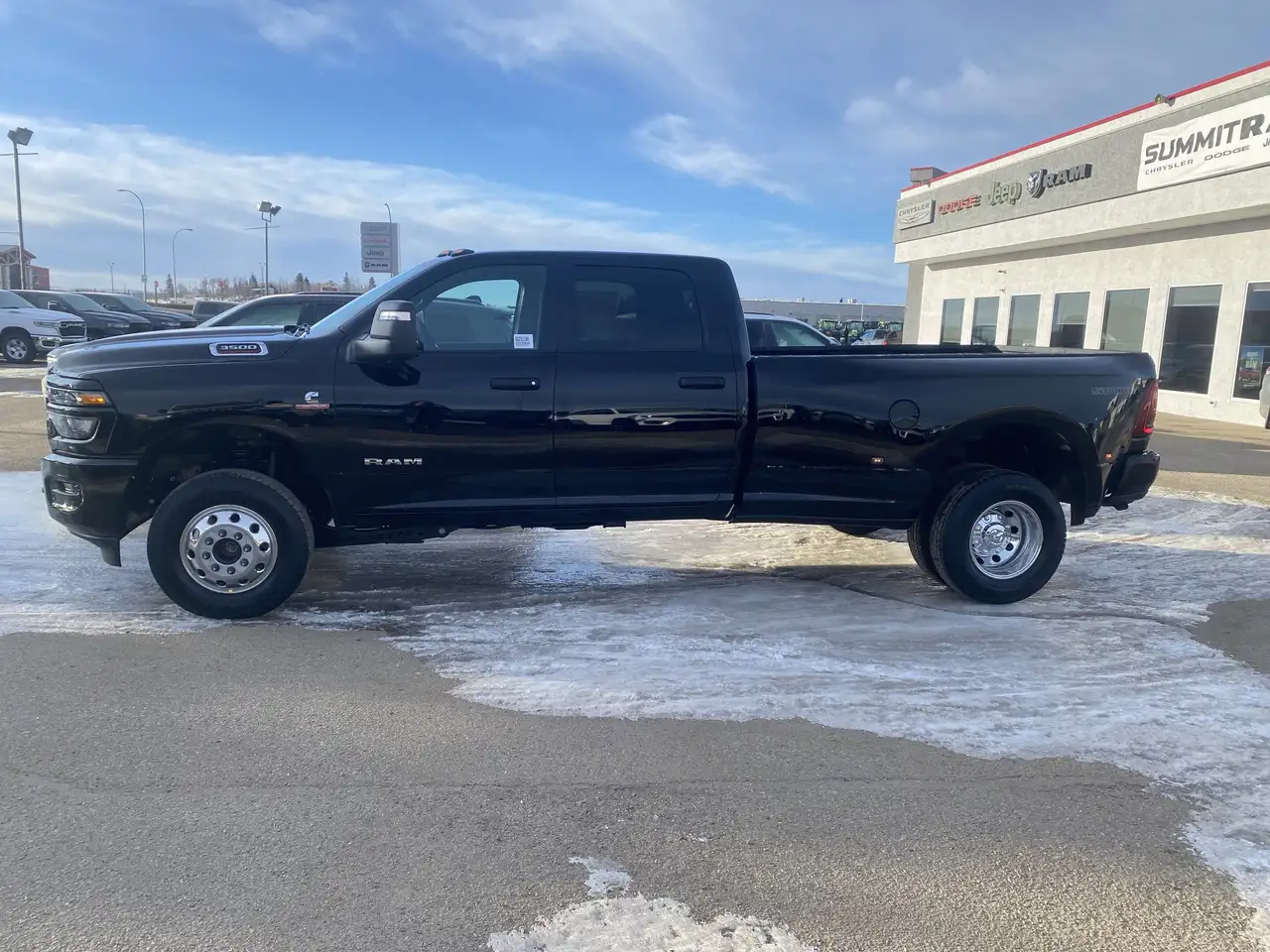 RAM 3500 снимка RAM 3500