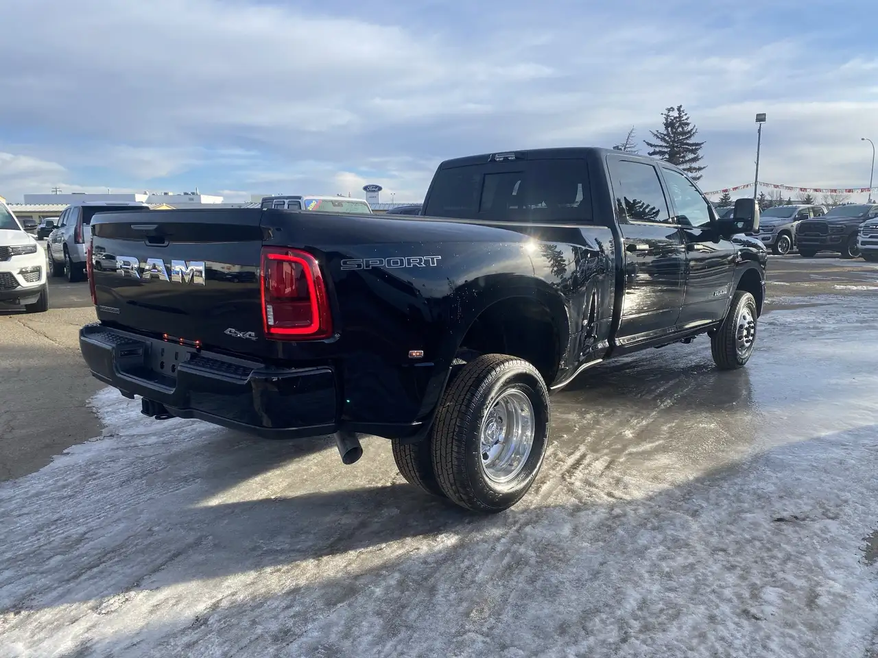 RAM 3500 снимка RAM 3500