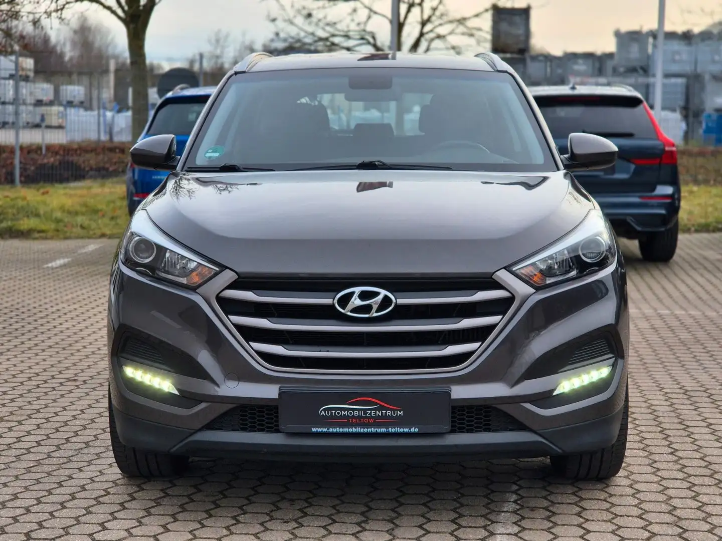 Hyundai TUCSON blue Classic 2WD Navi Tempomat Kamera SHZ Grau - 2