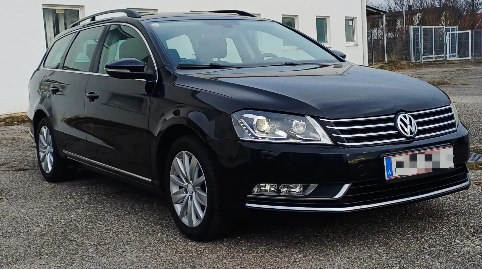 Volkswagen Passat Variant 1,6 TDI 1.BESITZ FIX PREIS - 1