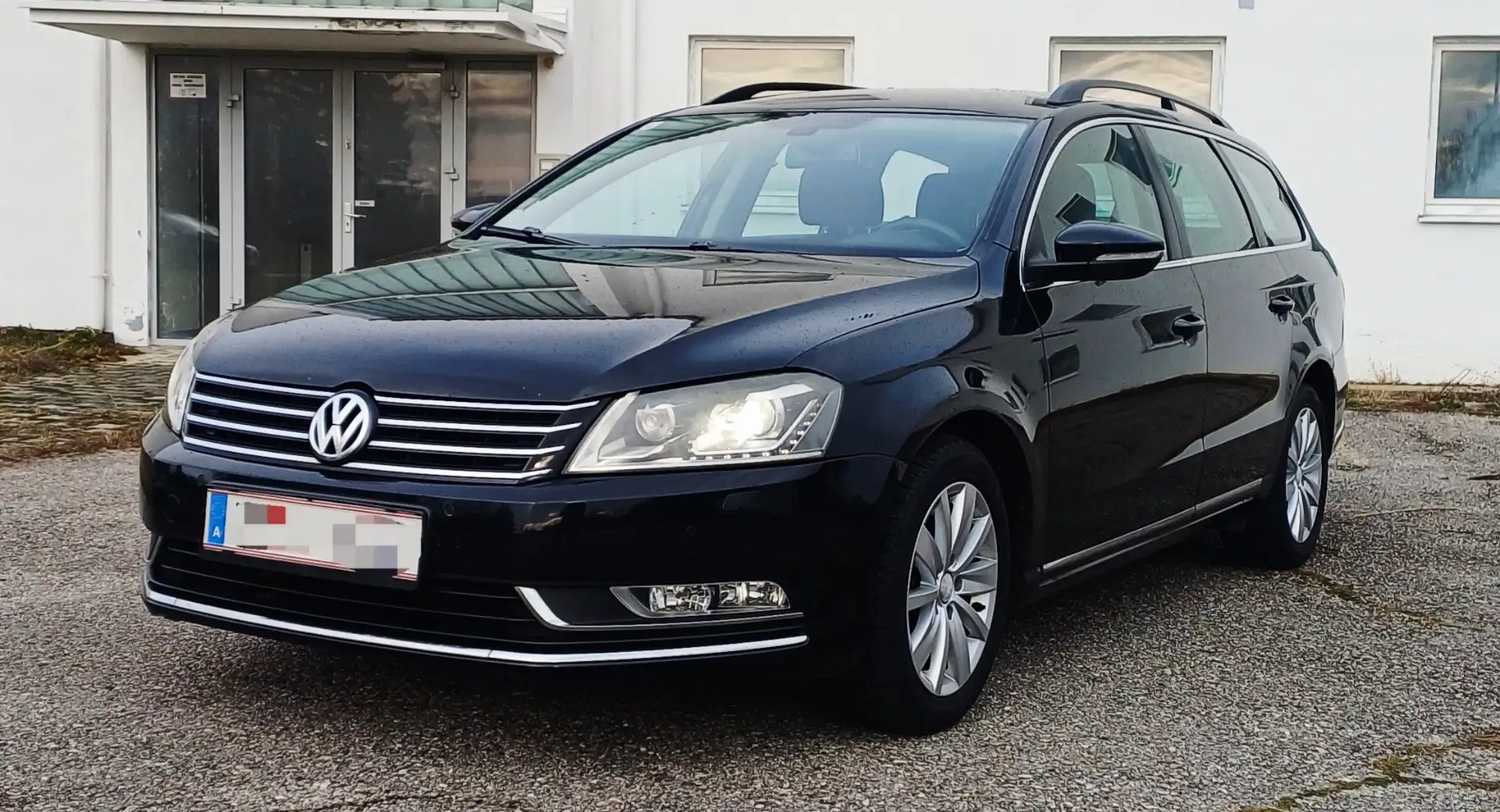 Volkswagen Passat Variant 1,6 TDI 1.BESITZ FIX PREIS - 2