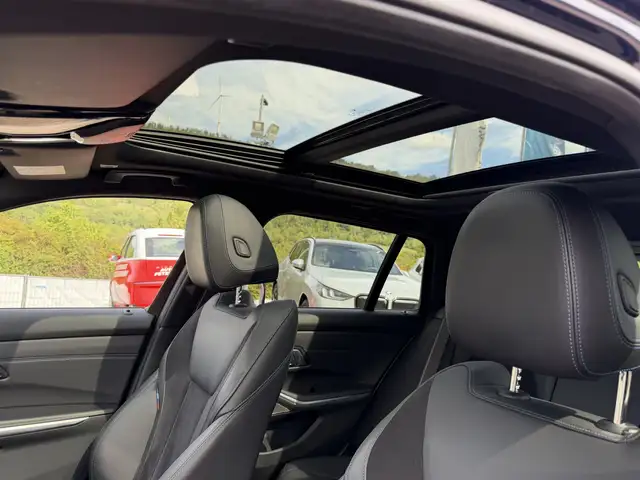 BMW 3 Series view 5