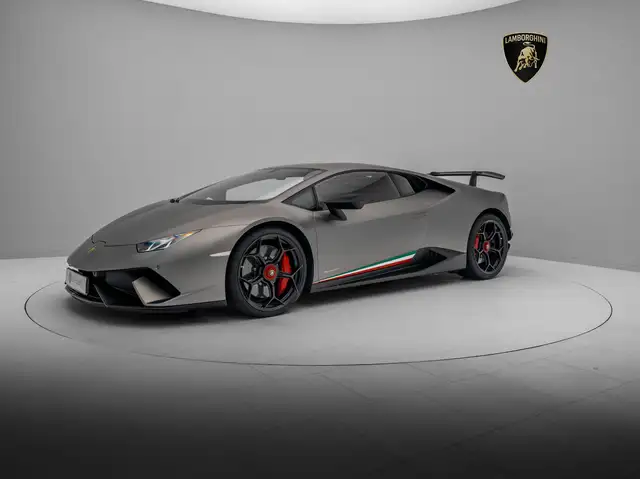 Lamborghini Huracan view 7