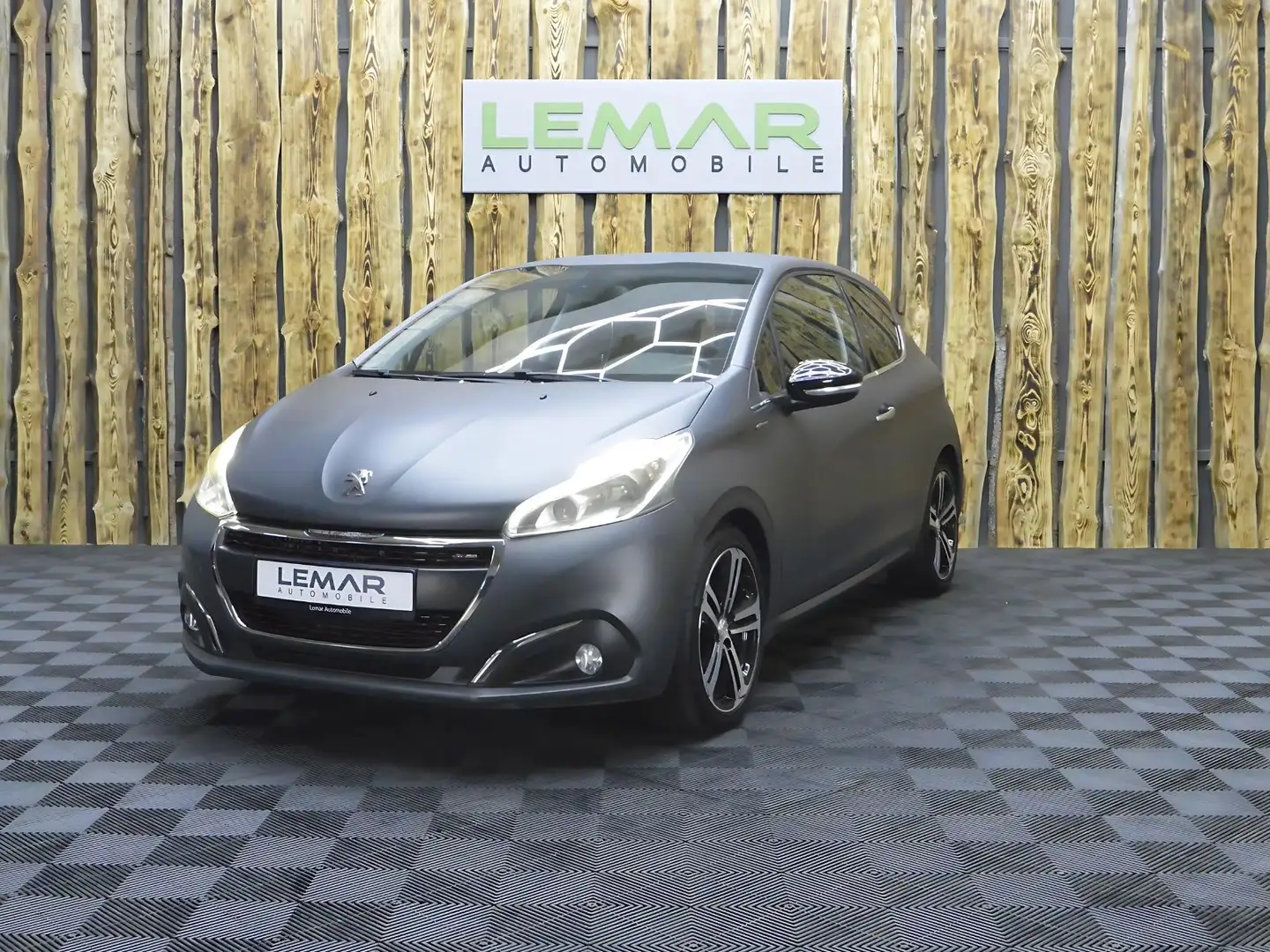 Peugeot 208 1.2 PureTech 110 Allure GT Line Silber - 1