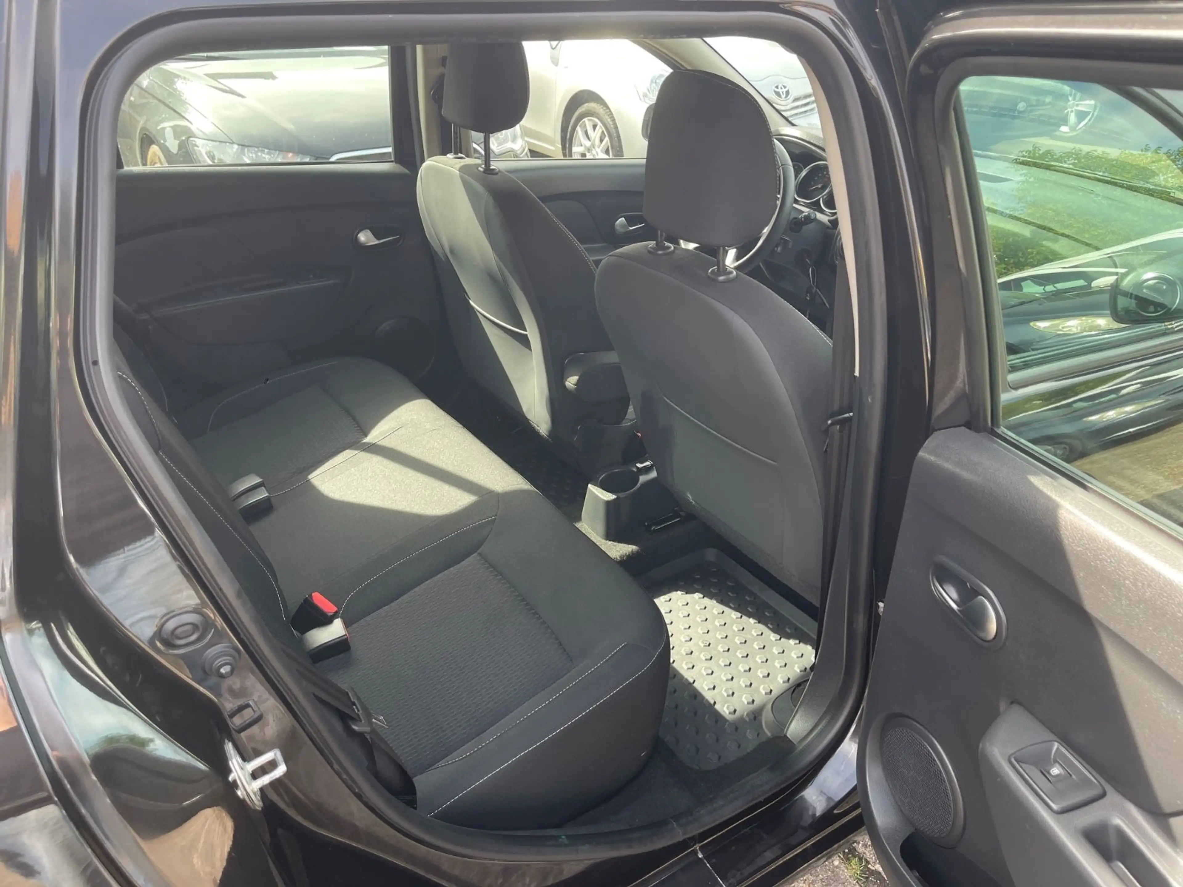 Dacia Logan 1.Hand*Steuerkette Neu*TÜV*Garantie*Kamera — photo 10