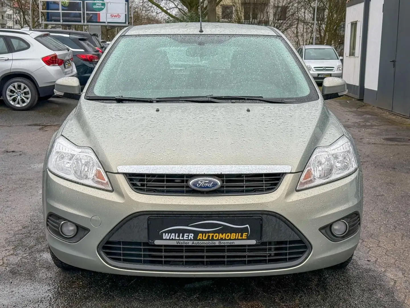 Ford Focus Lim. 1.6 Style UNFALLFREI / AHK / 1.HAND - 2
