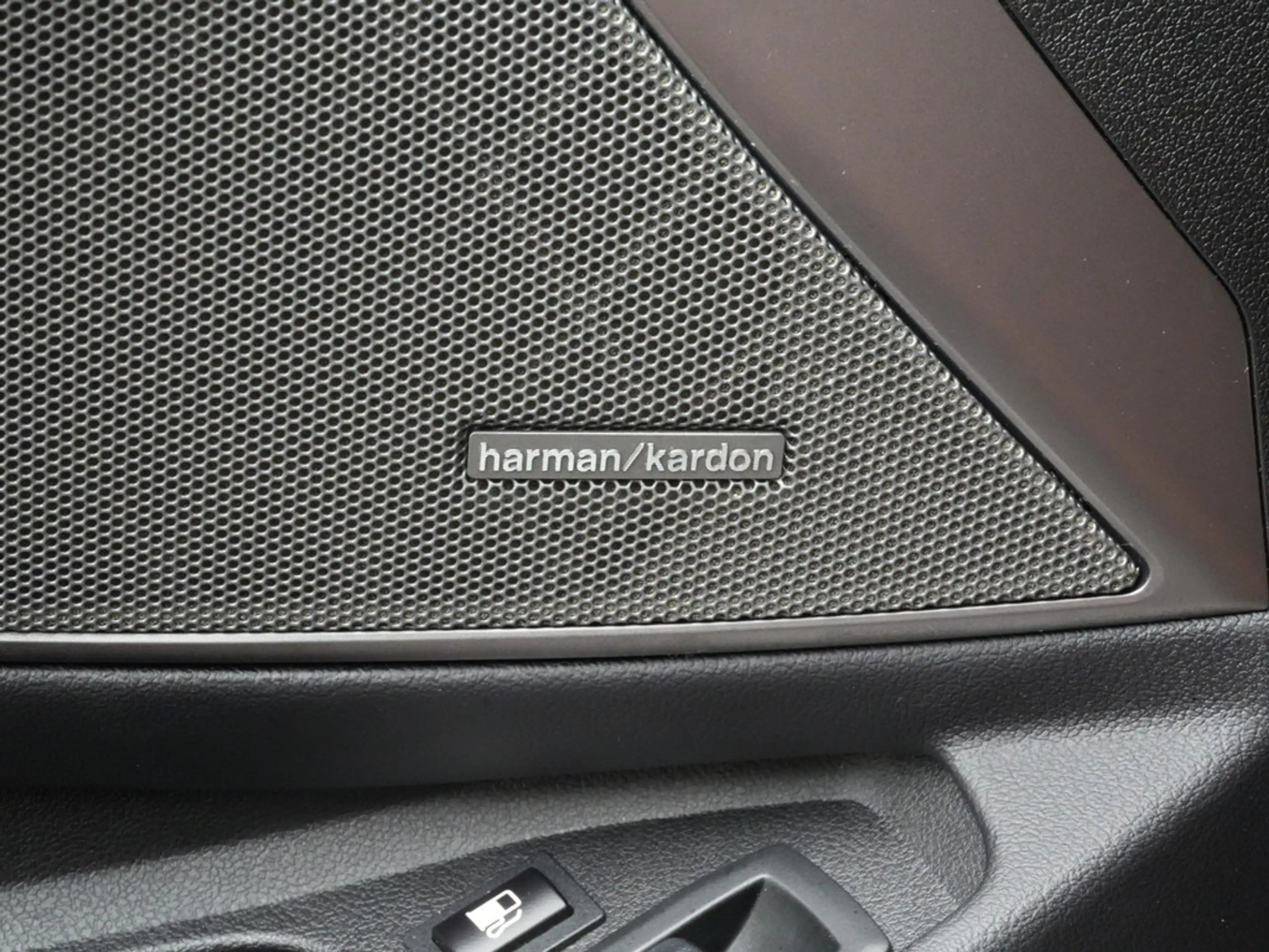 BMW 330 M-Sport VIRT KAM SHZ CARPLAY KEYLESS PDC ACC — photo 5