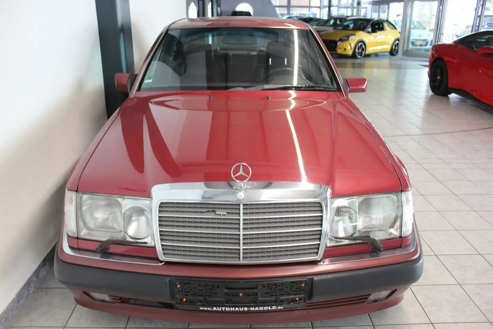 Mercedes-Benz E 500 Deutsches Fahrzeug Červená - 2