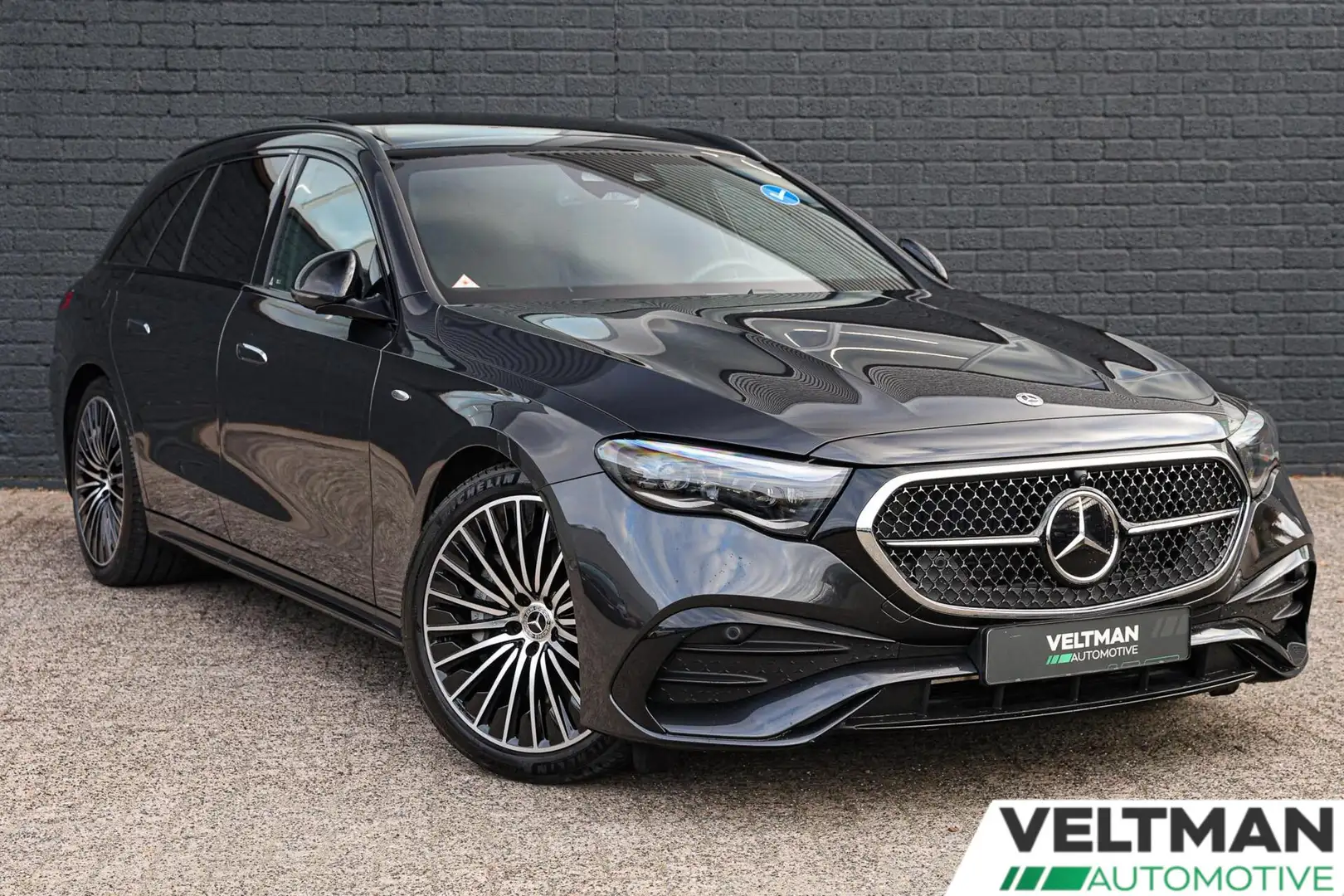 Mercedes-Benz E 300 Estate e AMG Line PANO TREKHAAK SUPERSCREEN HEAD U Grijs - 2