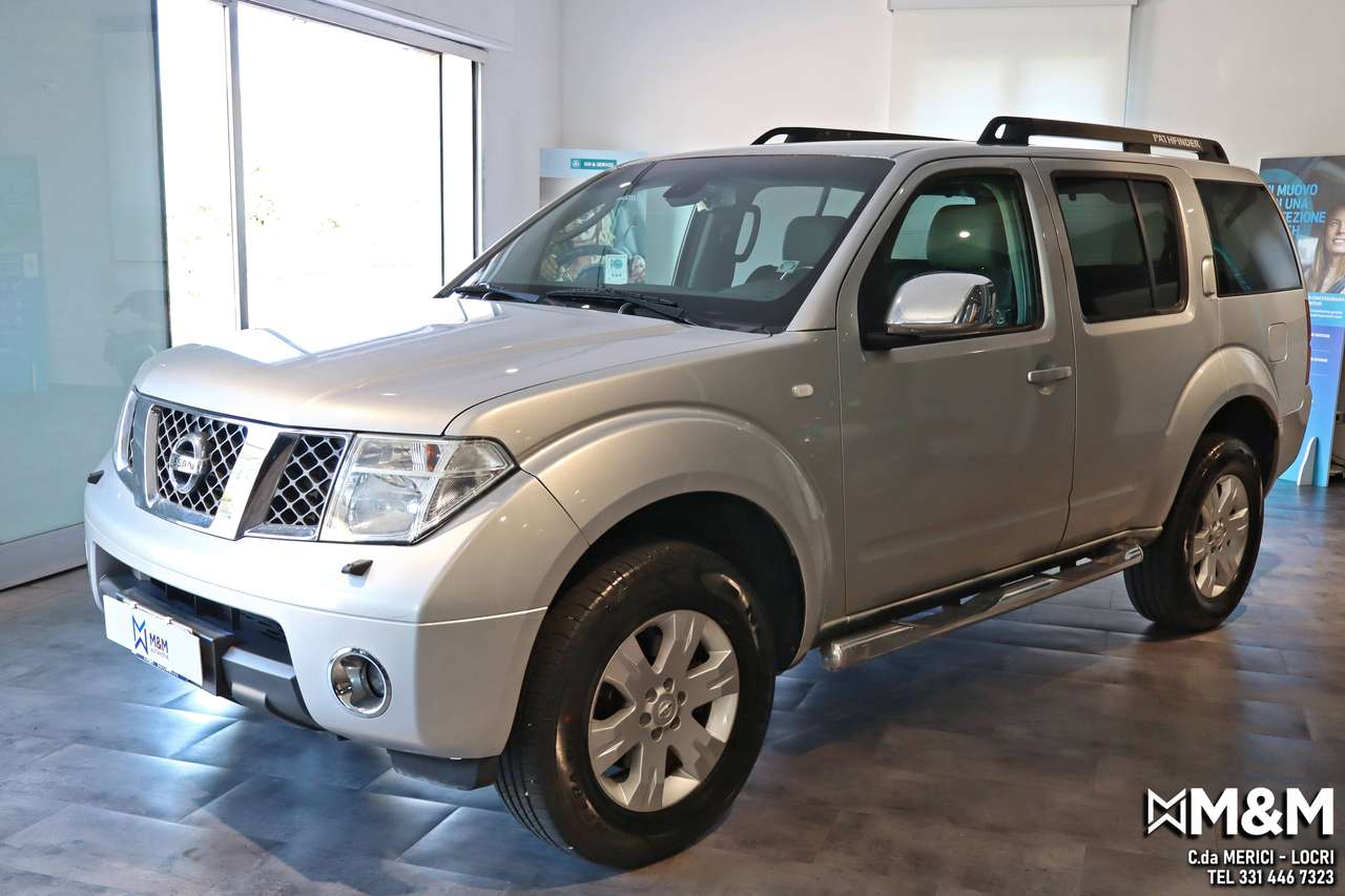 Nissan Pathfinder Pathfinder III 2005 2.5 dci LE