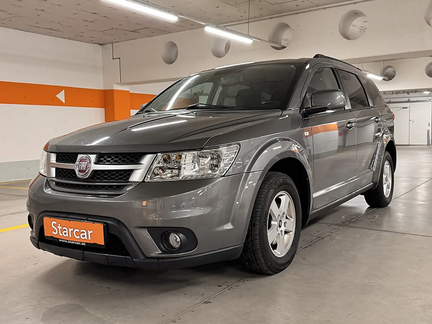 Fiat Freemont 2,0 Multijet II 140 Lounge *TEMPOMAT*KLIMAAUTO.* Grau - 2