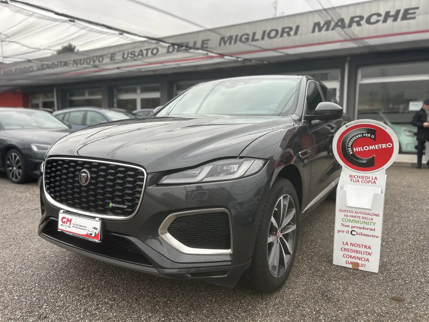 Jaguar F-Pace 2.0 i4 phev R-Dynamic S awd 404cv auto Schwarz - 1