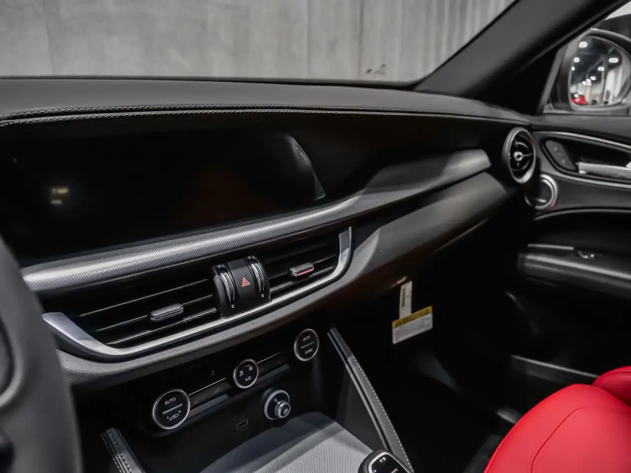 Alfa Romeo Stelvio снимка Alfa Romeo Stelvio
