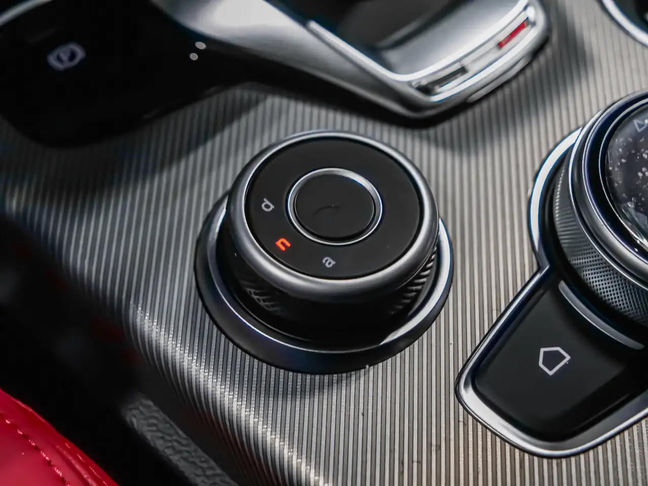 Alfa Romeo Stelvio снимка Alfa Romeo Stelvio