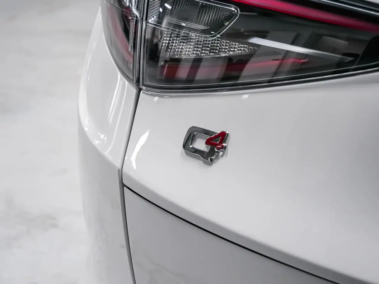 Alfa Romeo Stelvio снимка Alfa Romeo Stelvio