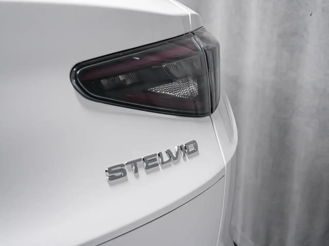 Alfa Romeo Stelvio снимка Alfa Romeo Stelvio